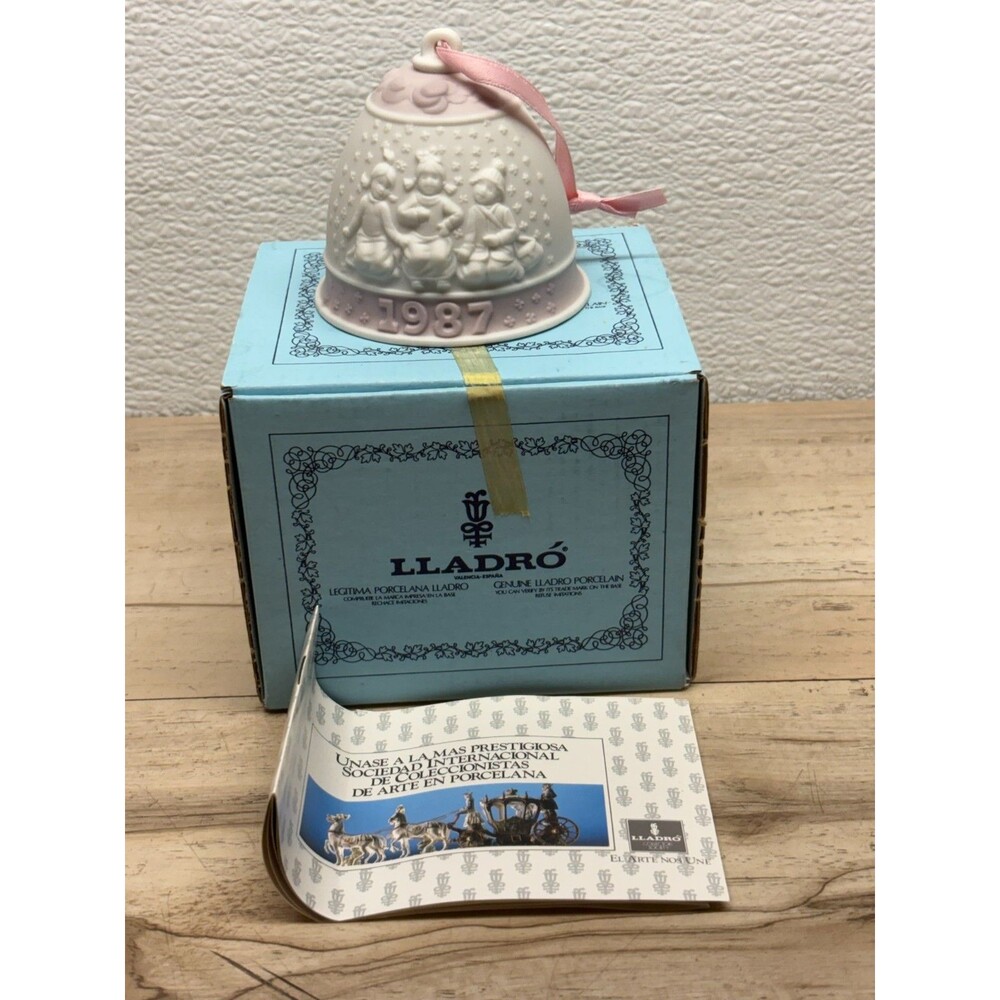 Vtg 1987 Lladro Porcelain Bell Christmas Tree Ornament
